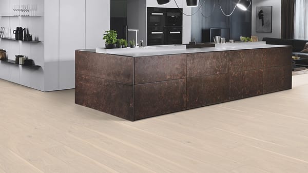 Maintenance Free Plank Polar Oak, Lively Colourful, Bevelled, Brushed - Image 2